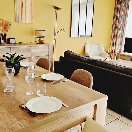 63, Belle Avec Piscine Privee Maison d'hôtes