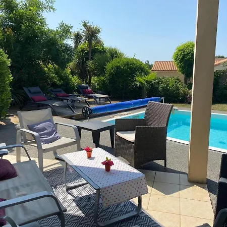 Πανσιόν 63, Belle Avec Piscine Privee 4*