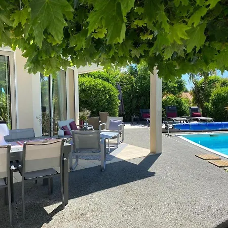 63, Belle Avec Piscine Privee 4*