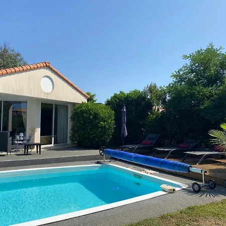 63, Belle Avec Piscine Privee